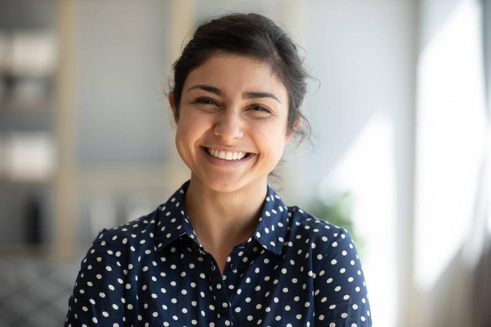 barrie woman smiling with bright smile